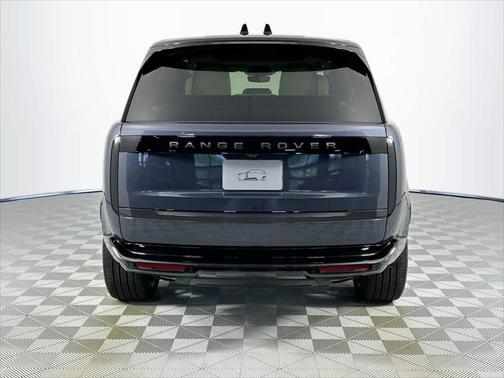 2025 Land Rover Range Rover P400 SE 7 Seat