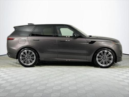 2025 Land Rover Range Rover Sport SE