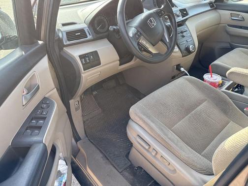 Tan 2013 Honda Odyssey EX
