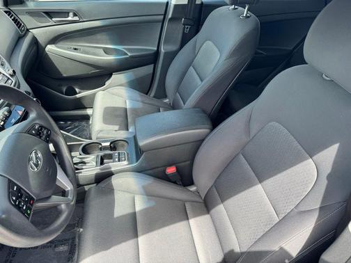 Caribbean Blue 2017 Hyundai TUCSON SE