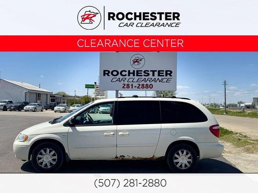 White 2007 Chrysler Town & Country Touring
