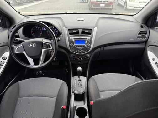 2013 Hyundai Accent GS