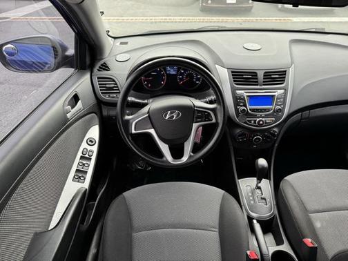 2013 Hyundai Accent GS