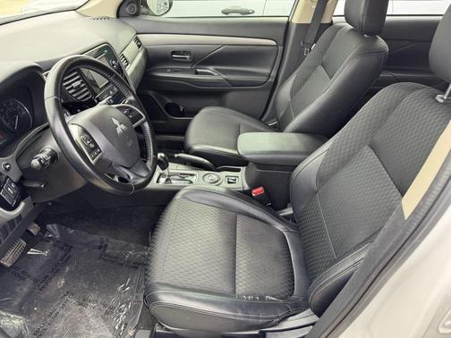 2015 Mitsubishi Outlander SE