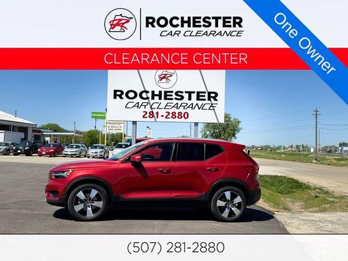 Fusion Red Metallic 2019 Volvo XC40 T4 Momentum