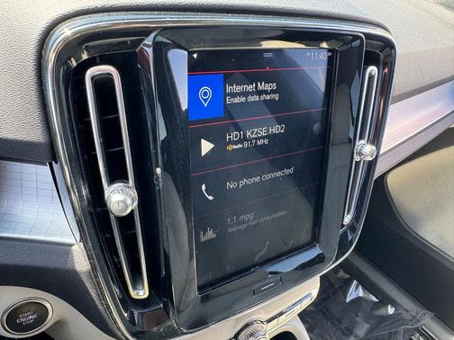 Fusion Red Metallic 2019 Volvo XC40 T4 Momentum