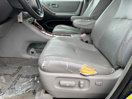 Blue 2006 Toyota Highlander Base