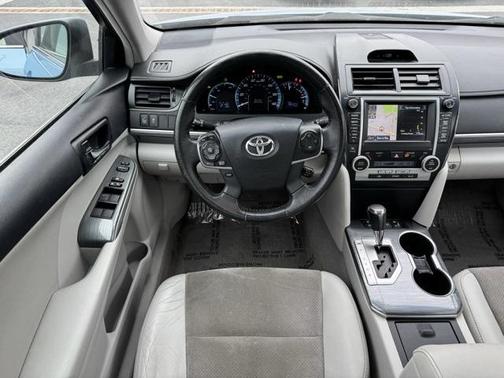 2012 Toyota Camry Hybrid XLE