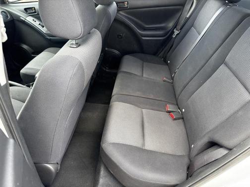 2005 Pontiac Vibe Base