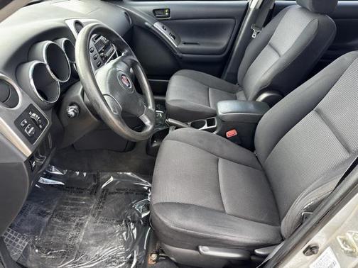 2005 Pontiac Vibe Base