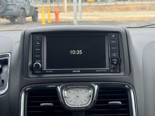 2015 Chrysler Town & Country Touring