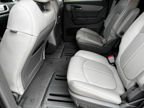 2017 Chevrolet Traverse 2LT