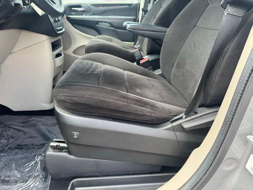 Billet Silver Metallic 2013 Dodge Grand Caravan SE