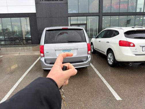 Billet Silver Metallic 2013 Dodge Grand Caravan SE