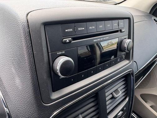 Billet Silver Metallic 2013 Dodge Grand Caravan SE