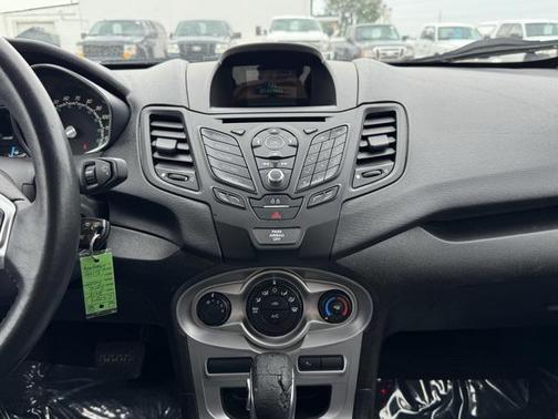 2015 Ford Fiesta SE