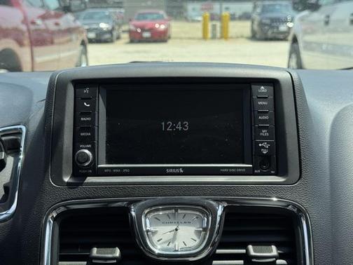 2011 Chrysler Town & Country Touring