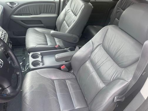 Tan 2007 Honda Odyssey EX-L