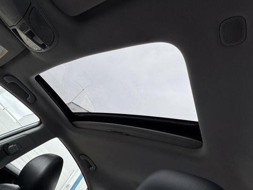 2011 Hyundai SONATA Limited