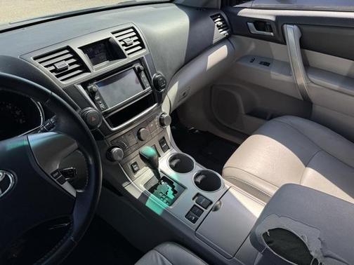 2013 Toyota Highlander SE