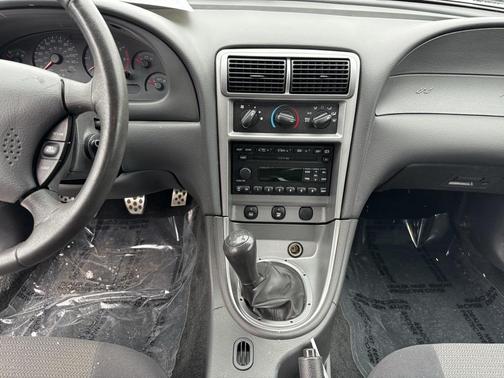 2003 Ford Mustang Base