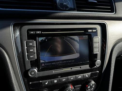 2014 Volkswagen Passat 1.8T Auto SE