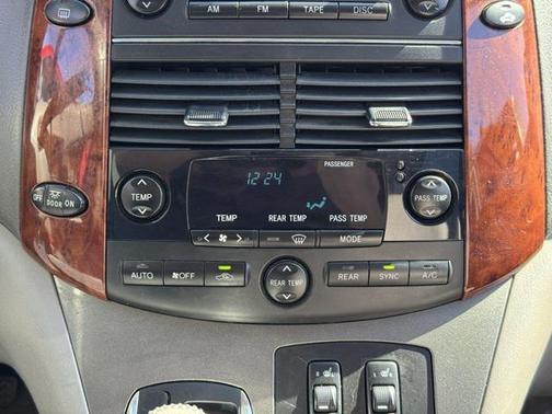 2005 Toyota Sienna XLE