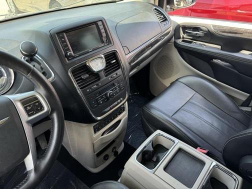 2012 Chrysler Town & Country Touring-L