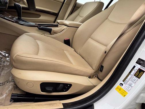 Alpine White 2009 BMW 328 xDrive