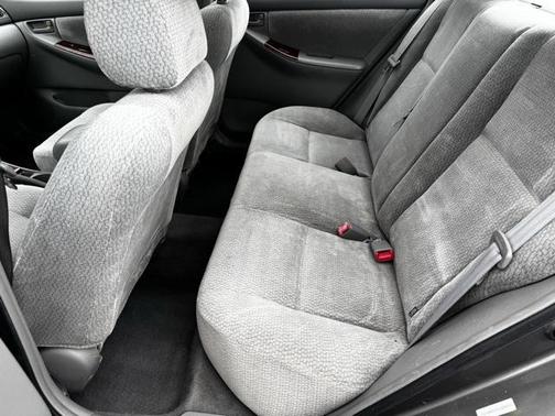 2004 Toyota Corolla LE