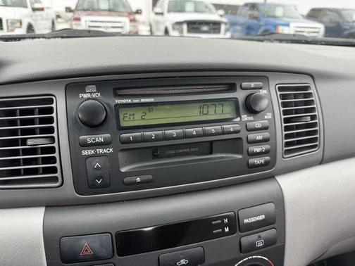 2004 Toyota Corolla LE