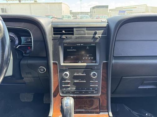 2015 Lincoln Navigator Base