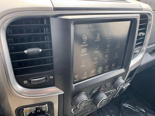 Granite Crystal Metallic Clearcoat 2016 RAM 1500 Big Horn