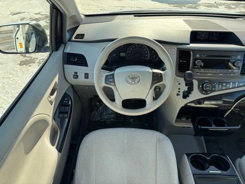 2013 Toyota Sienna LE