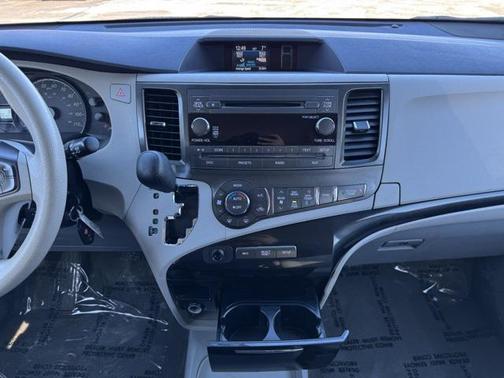 2013 Toyota Sienna LE