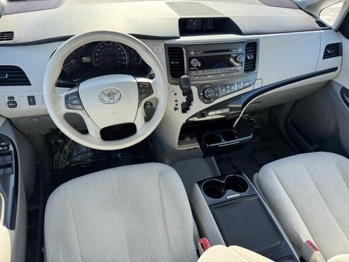 2013 Toyota Sienna LE