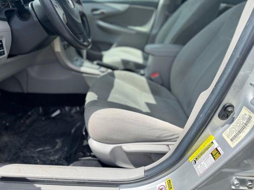 Classic Silver Metallic 2012 Toyota Corolla LE