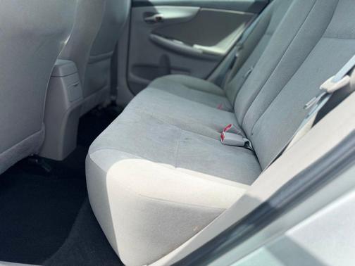 Classic Silver Metallic 2012 Toyota Corolla LE