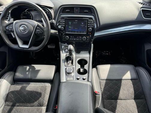 Blue 2016 Nissan Maxima 3.5 SR