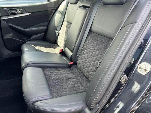 Blue 2016 Nissan Maxima 3.5 SR