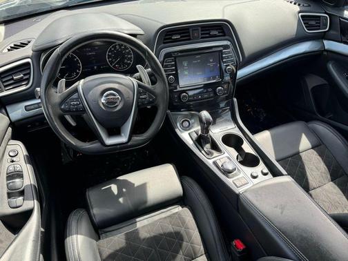 Blue 2016 Nissan Maxima 3.5 SR