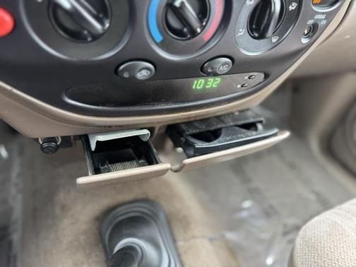 2000 Toyota Tundra Base
