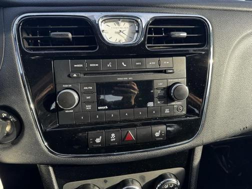 2011 Chrysler 200 Touring