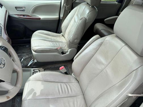 Black 2014 Toyota Sienna XLE