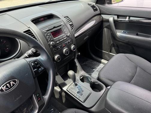 2011 Kia Sorento LX