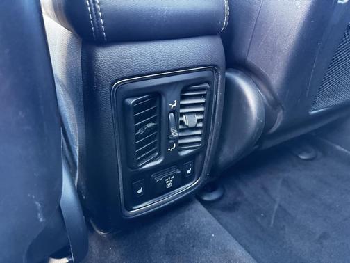 2012 Jeep Grand Cherokee Overland