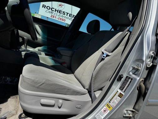 Classic Silver Metallic 2009 Toyota Camry LE