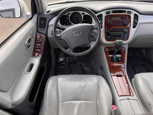 2005 Toyota Highlander Base