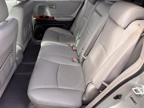 2005 Toyota Highlander Base