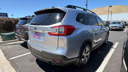 Ice Silver Metallic 2023 Subaru Ascent Premium 7-Passenger
